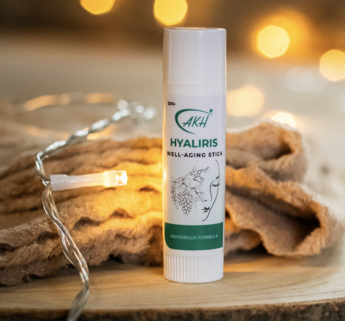 Oční sérum Hyaliris v tyčince od AKH cosmetics